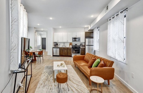 Central Business District Appartement | Sunny Luxury Apt. In Heart Of Newark!