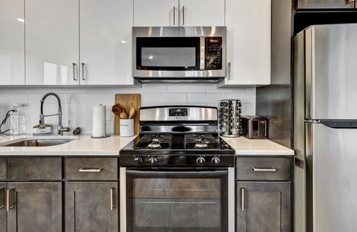 Central Business District Appartement | Sunny Luxury Apt. In Heart Of Newark!