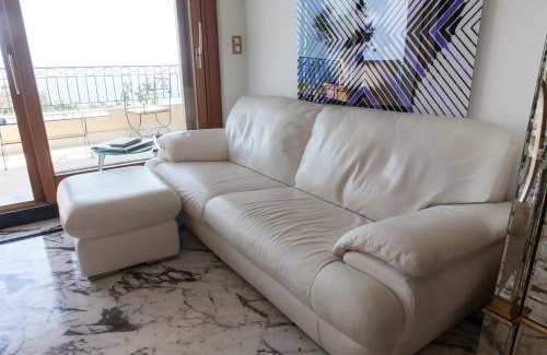 Eze Appartement | Sunny Panoramic Balcony