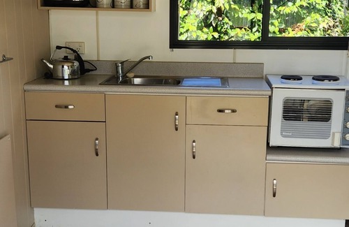 Kinloch Cottage | Chalet rural ensoleillé et paisible près de Taupo et Kinloch avec WIFI GRATUIT illimité