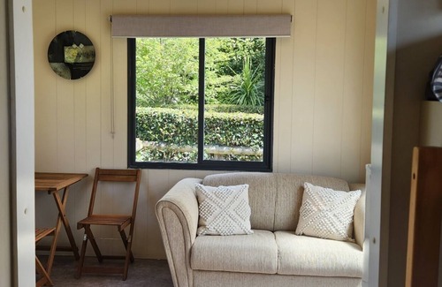 Kinloch Cottage | Chalet rural ensoleillé et paisible près de Taupo et Kinloch avec WIFI GRATUIT illimité
