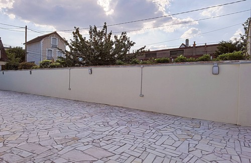 Villemomble Appartement | Sunny Private Studio/Free charging parking N3