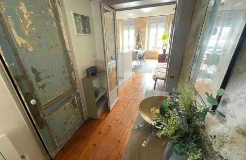 Chartrons Appartement | Sunny riverside apartment