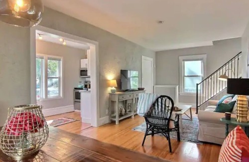 Merriam Park West Maison | Sunny Saint Thomas Side-by-Side!