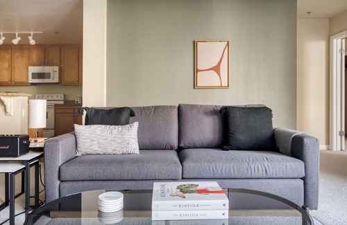 San Bruno Appartement | Sunny San Bruno 2BR w/ Pool, W/D, Gym, walk to YouTube, by Blueground