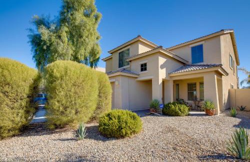San Tan Valley Maison | Sunny San Tan Valley Home with Grill on Golf Course!