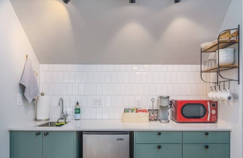 Clayton Maison | Sunny Schafer Park Guest Home