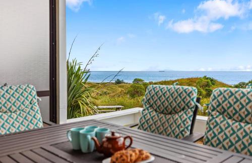 Papamoa Beach Maison | Sunny Seas Papamoa Beachfront Retreat