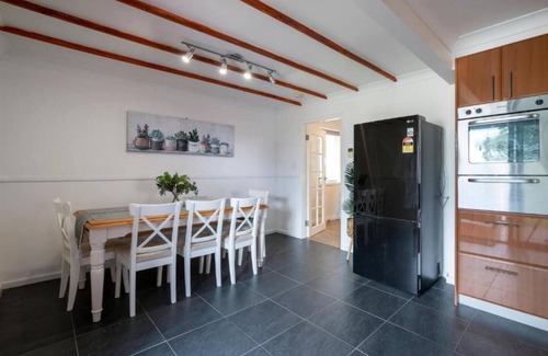 Lake Illawarra Maison | Sunny Shores House with Private Pool, pet friendly