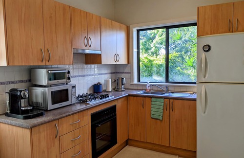 Allambie Heights Appartement | Sunny Spacious Suite + Outdoor Spa - close to Manly