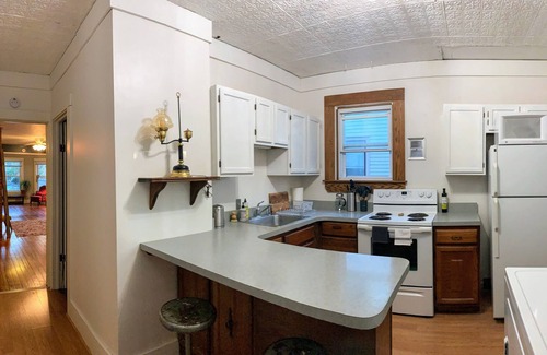 Stockade Historic District Appartement | Pied-à-terre ensoleillé et spacieux de Union College & Proctors Theatre!