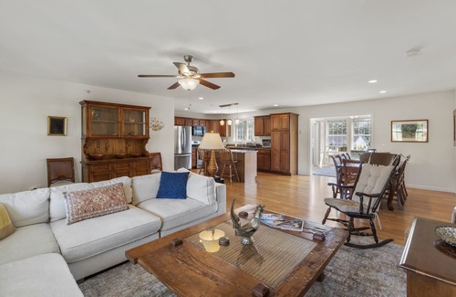 Westbrook Maison | Sunny spot minutes from Portland