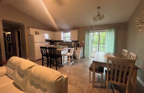 Fairfield Bay Maison | Sunny Stay in Fairfield Bay! 2 bedroom house with boat parking