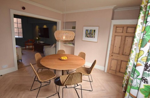 Heworth Appartement | Sunny, stylish character apartment next to park