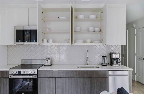 Capitol Hill Appartement | Sunny SW Waterfront Jr 1BR w/ Roof Pool, nr Nightlife, by Blueground