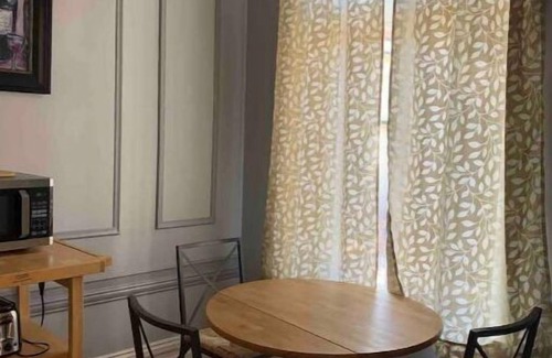 Hollowville Copropriété | Sunny Victorian Studio in Pacific Heights