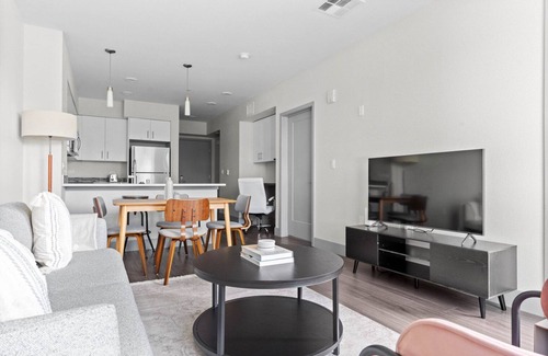 Walnut Creek Appartement | Sunny Walnut Creek 1BR w/ Gym, Pool & Spa, walk to BART, by Blueground