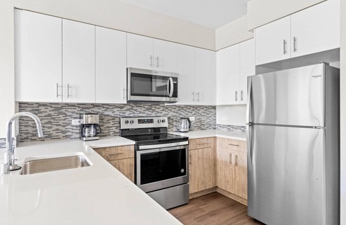 Walnut Creek Appartement | Sunny Walnut Creek 1BR w/ Gym, Pool & Spa, walk to BART, by Blueground