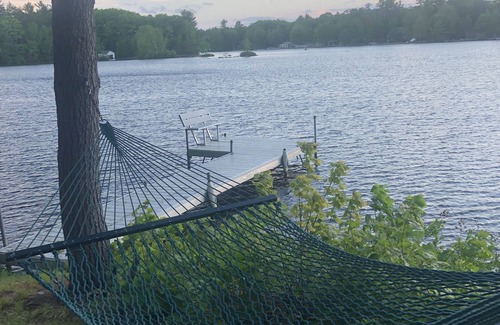 North Windham Maison | Maison ensoleillée au bord de l'eau Little Sebago - Parfait pour les familles!