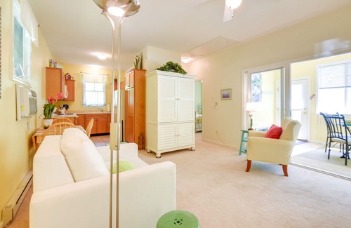 Summer Village Cottage | Wells Condo w / Pools, Tennis, Beach Trolley & More