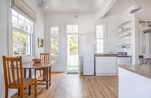 Kalk Bay Appartement | Sunny Windsor Apt in the heart of Kalk Bay