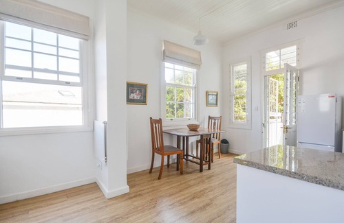 Kalk Bay Appartement | Sunny Windsor Apt in the heart of Kalk Bay