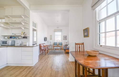 Kalk Bay Appartement | Sunny Windsor Apt in the heart of Kalk Bay