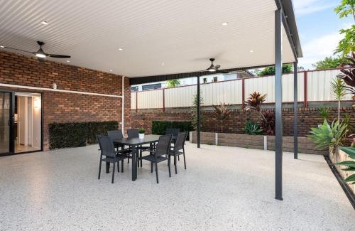 Sunnybank Hills Maison | Sunnybank Hills Retreat 6 Beds Near Market Square