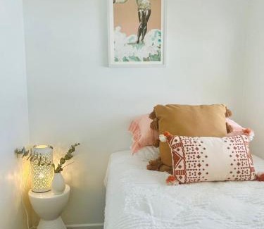 Fingal Head Maison | Sunnyboy at Fingal Head, pet friendly