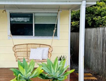 Fingal Head Maison | Sunnyboy at Fingal Head, pet friendly
