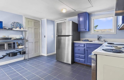 Newbury Maison | Sunnyside