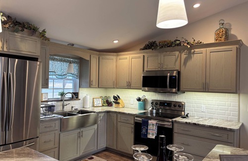Valois Maison | Sunrise at the Sawmill - Couples Retreat!