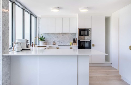 Sunrise Beach Appartement | 'Sunrise Central', Pool, Views & 1 Min to Beach