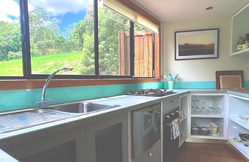 Smiths Creek Chalet De Ski | Sunrise Chalet – Romantic Rainforest Haven
