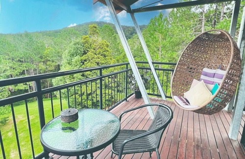 Smiths Creek Chalet De Ski | Sunrise Chalet – Romantic Rainforest Haven
