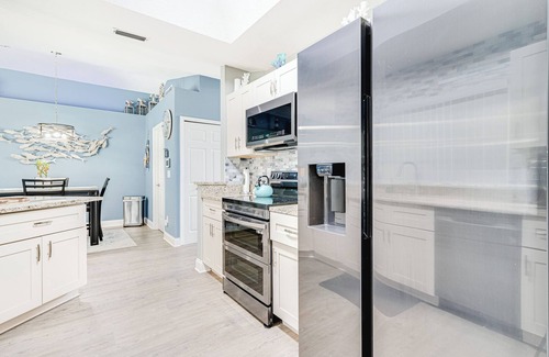 Port Orange Maison | "Sunrise Chateau" - Renovated, Luxury Pool Home - 3BR/2BA
