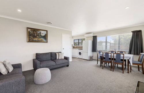 Owhata Maison | Sunrise Getaway - Rotorua Holiday Home