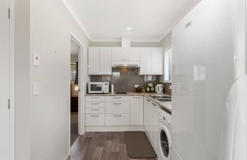 Owhata Maison | Sunrise Getaway - Rotorua Holiday Home