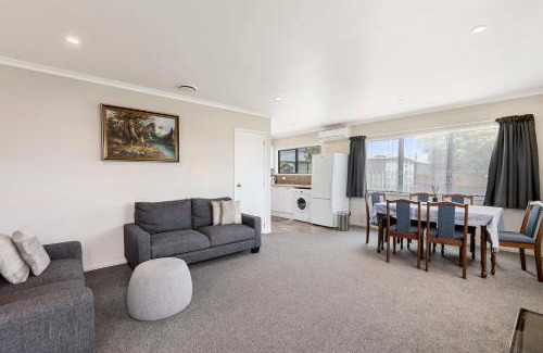 Owhata Maison | Sunrise Getaway - Rotorua Holiday Home