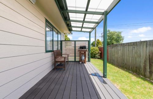 Owhata Maison | Sunrise Getaway - Rotorua Holiday Home