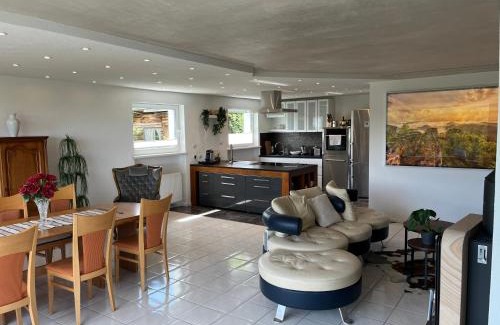 Erlenbrunn Appartement | SUNRISE mit großer Terrasse und Weitblick