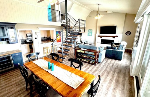 South End Copropriété | Sunrise Ocean and Sunset Bay Views 3-bd, 2.5 bath, PENTHOUSE with elevator!