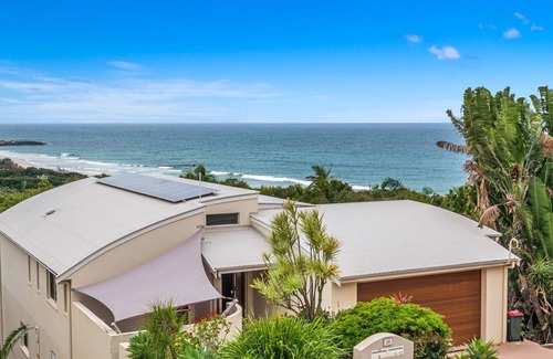 East Ballina Maison | Sunrise on Shelly - Beautiful spacious pet friendly home next to the ocean with amazing views
