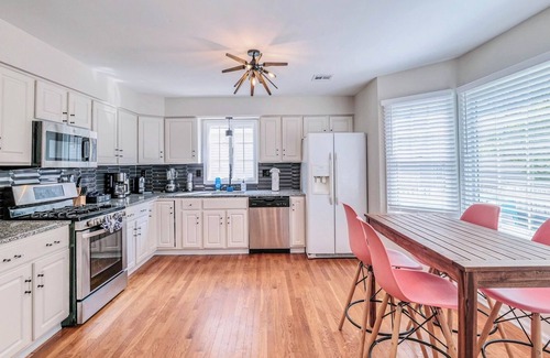 Atlantic City Maison | Bad and Beachy Playce: The Ultimate Bach Spot