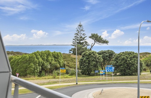 Papamoa Beach Cottage | Sunrise Retreat - Papamoa