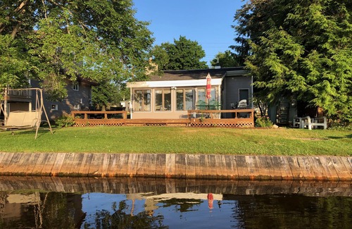 Cadillac Cottage | chalet haut de gamme au bord du lac sur le magnifique lac Mitchell