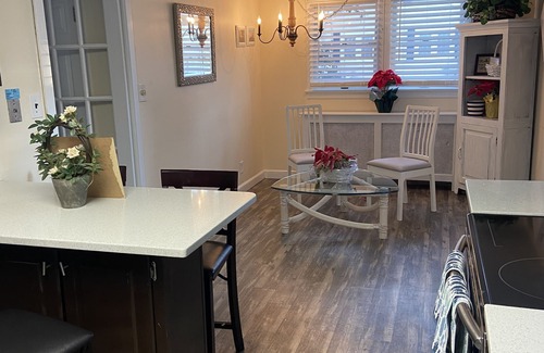 Locust Valley Maison | 🌸🌼SUNSATIONAL Locust Valley Village Charmer🏖🎊HIGH SPEED INTERNET!💫