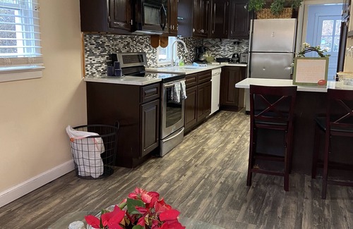 Locust Valley Maison | 🌸🌼SUNSATIONAL Locust Valley Village Charmer🏖🎊HIGH SPEED INTERNET!💫