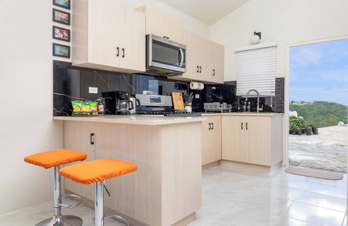 Discovery Bay Villa | Sunset at ArecaHomes~ Beach Access~ Pool & Water Park
