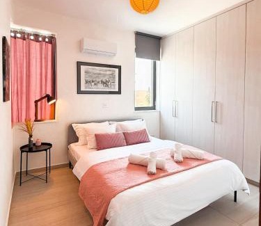 Larnaca Appartement | Sunset Balcony and Espresso Station Apartment
